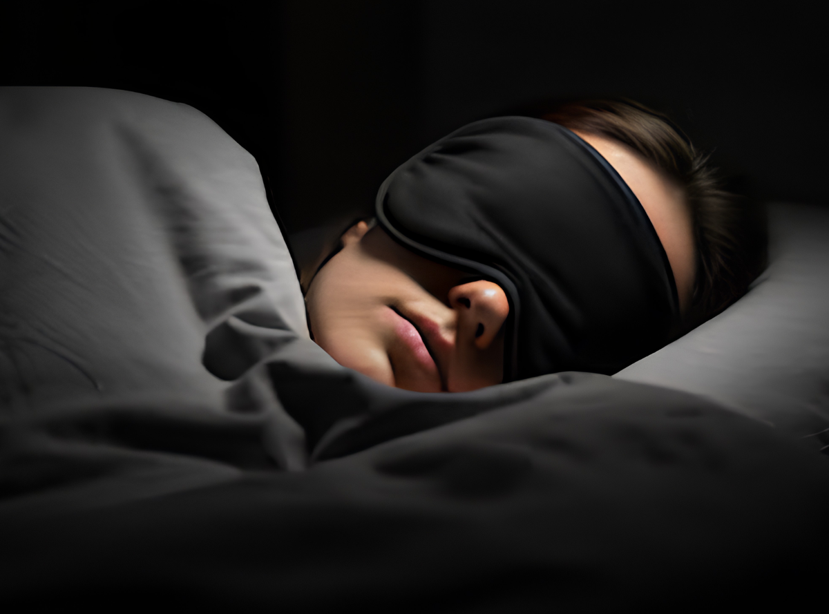Cómo dormir mejor preparando tu dormitorio: luz, oscuridad, temperatura y silencio