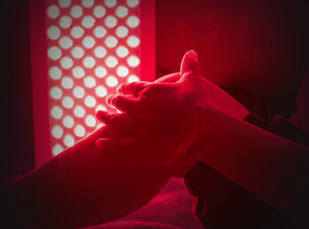 Fotobiomodulación (PBM): qué es, cómo funciona y cómo usar luz roja e infrarroja sin perder tiempo