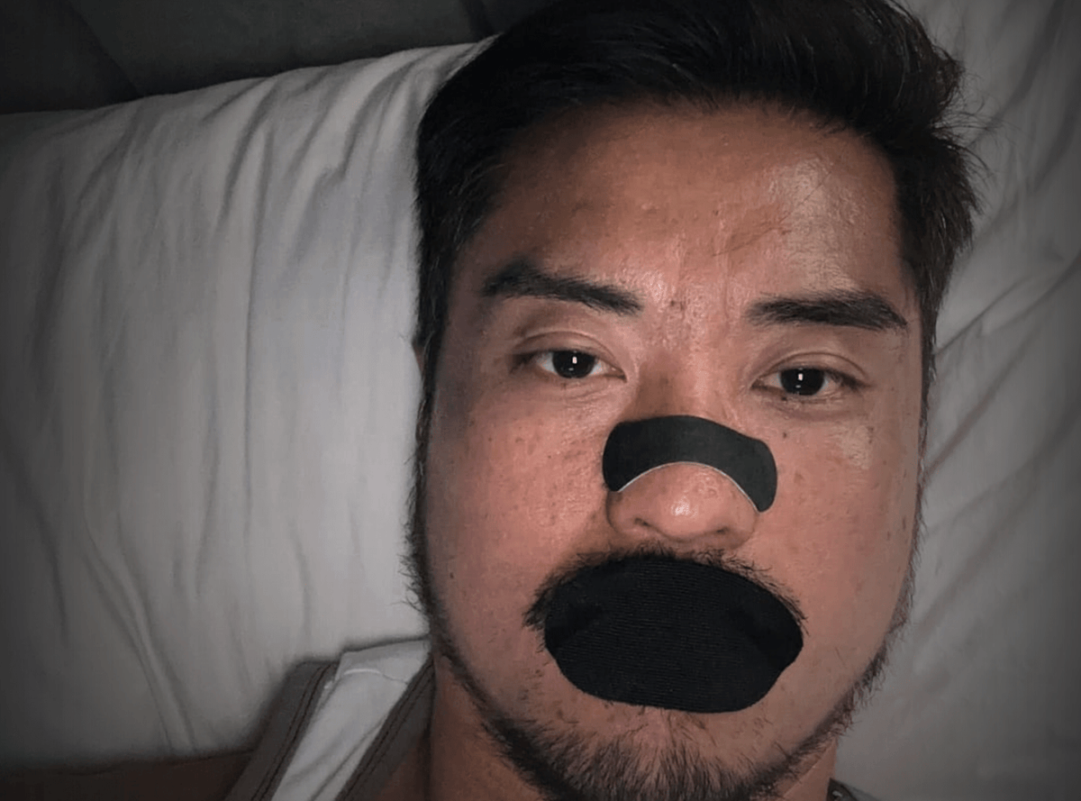 Tiras nasales para dormir: ¿ayudan con ronquidos y boca seca? Lo que puedes esperar (sin humo)